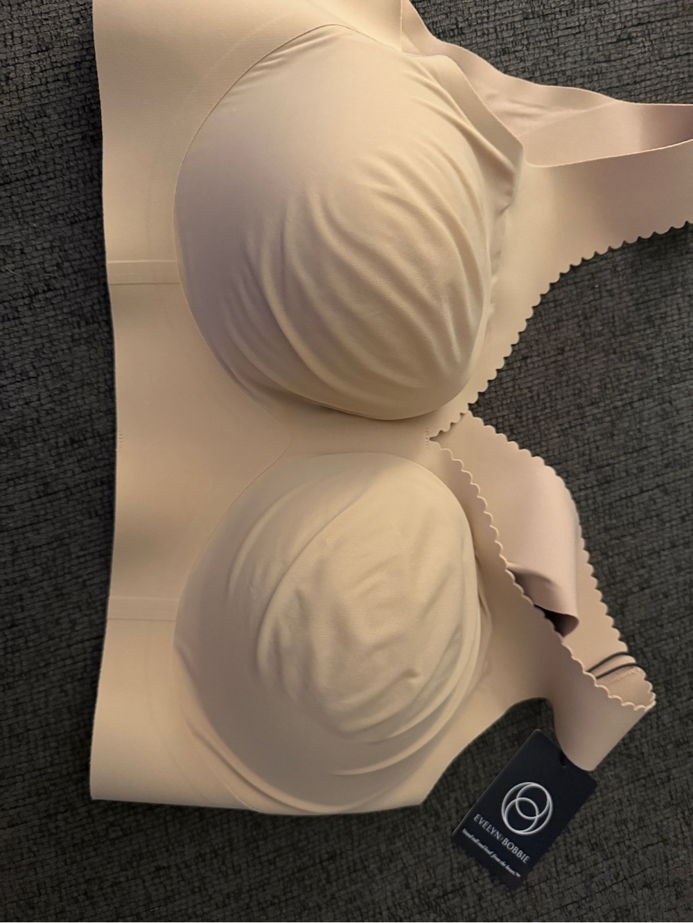 Seamless Wireless Nude Bra with Smooth Molded Cups